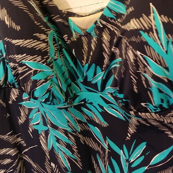 Colorful  Plus Size Swimsuit - Picture 7 of 10